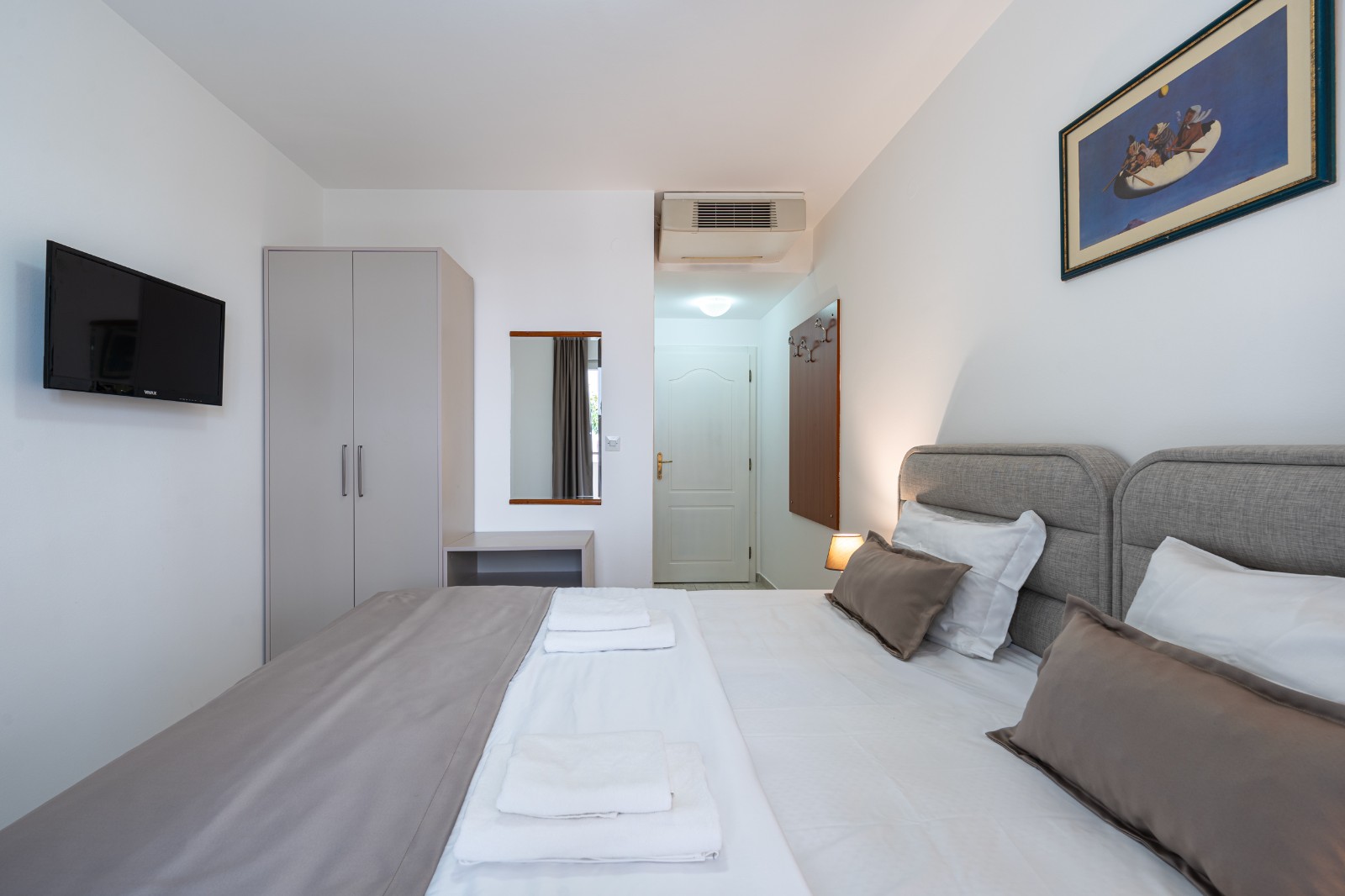 Mountain View Twin Room