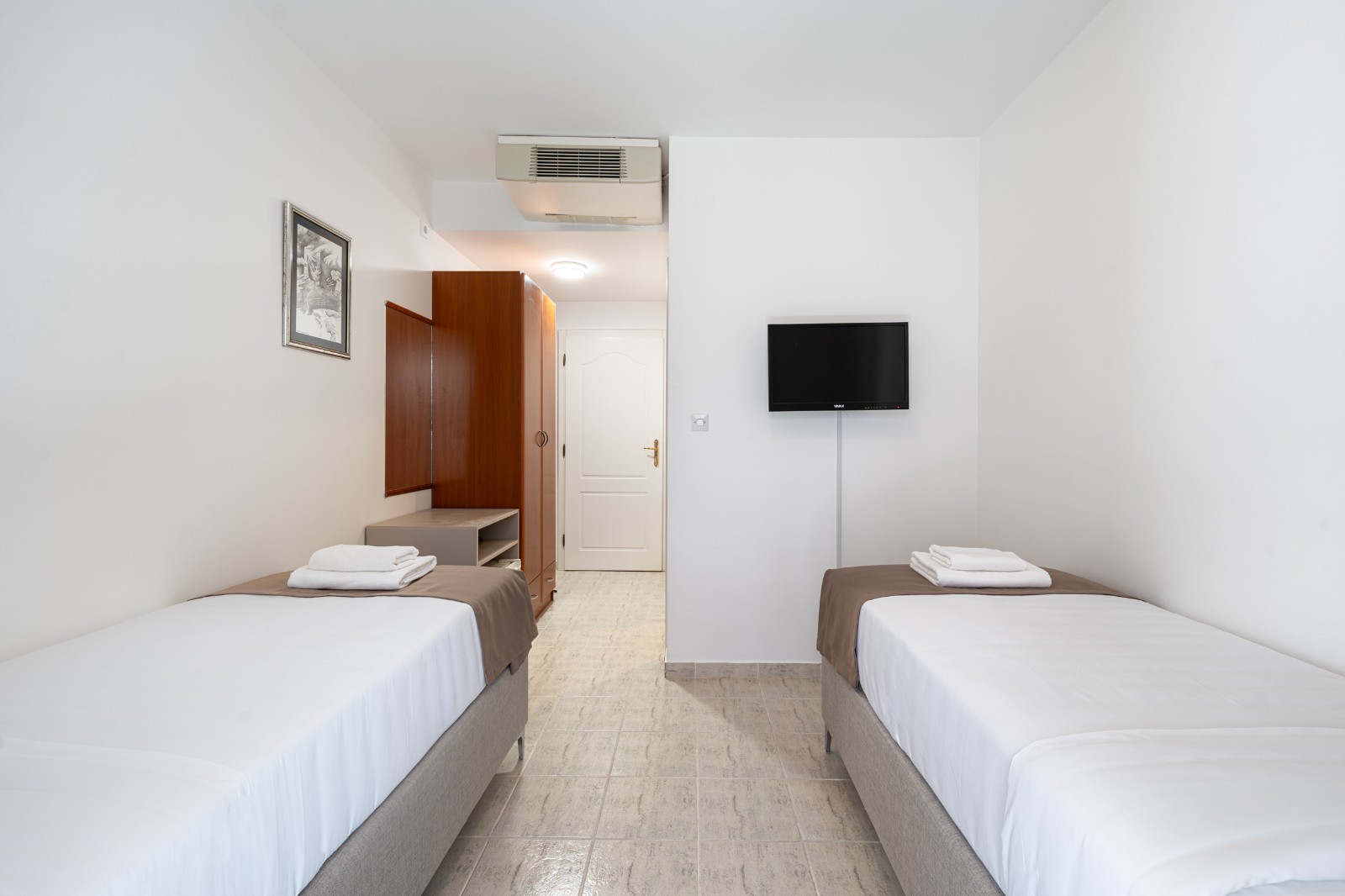 Mountain View Twin Room