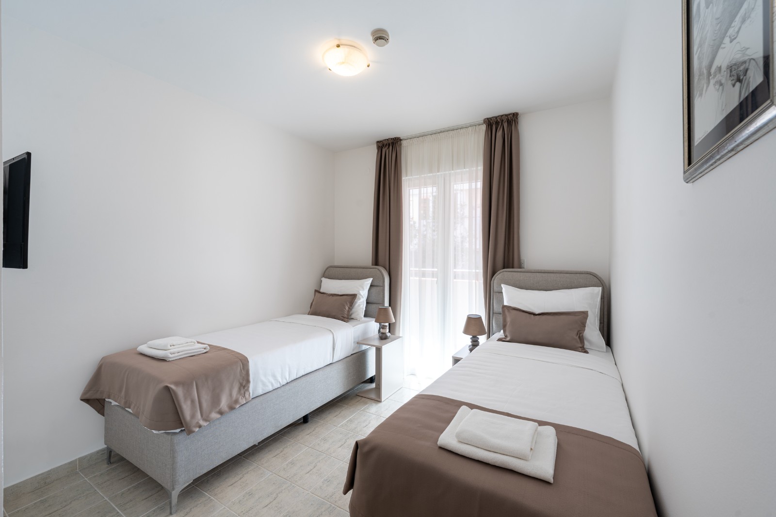 Mountain View Twin Room