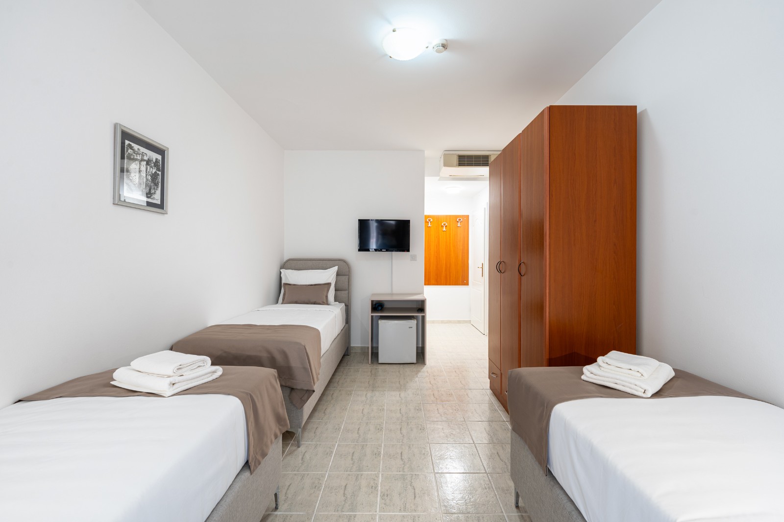 Mountain View Triple Room