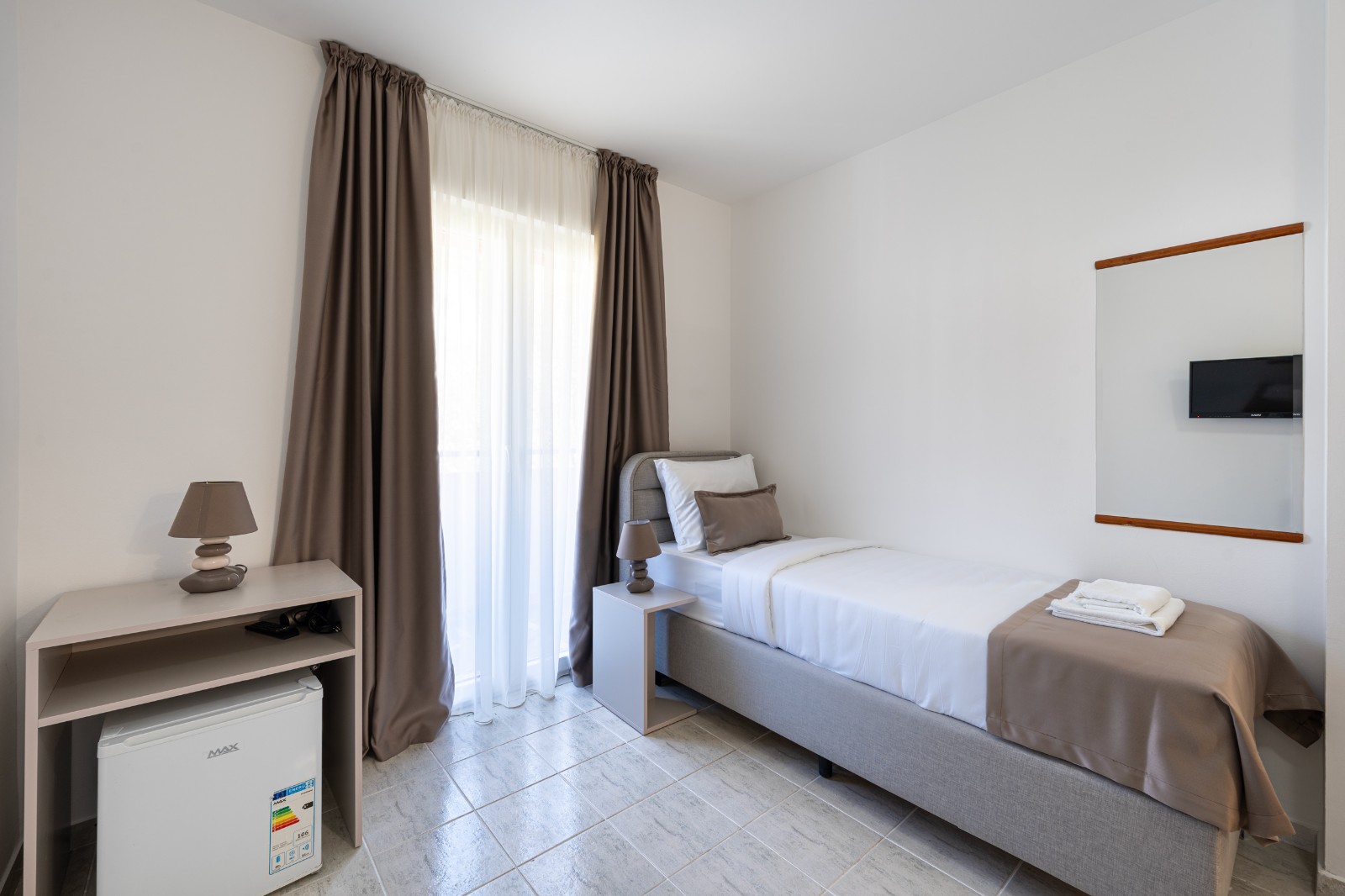 Mountain View Triple Room