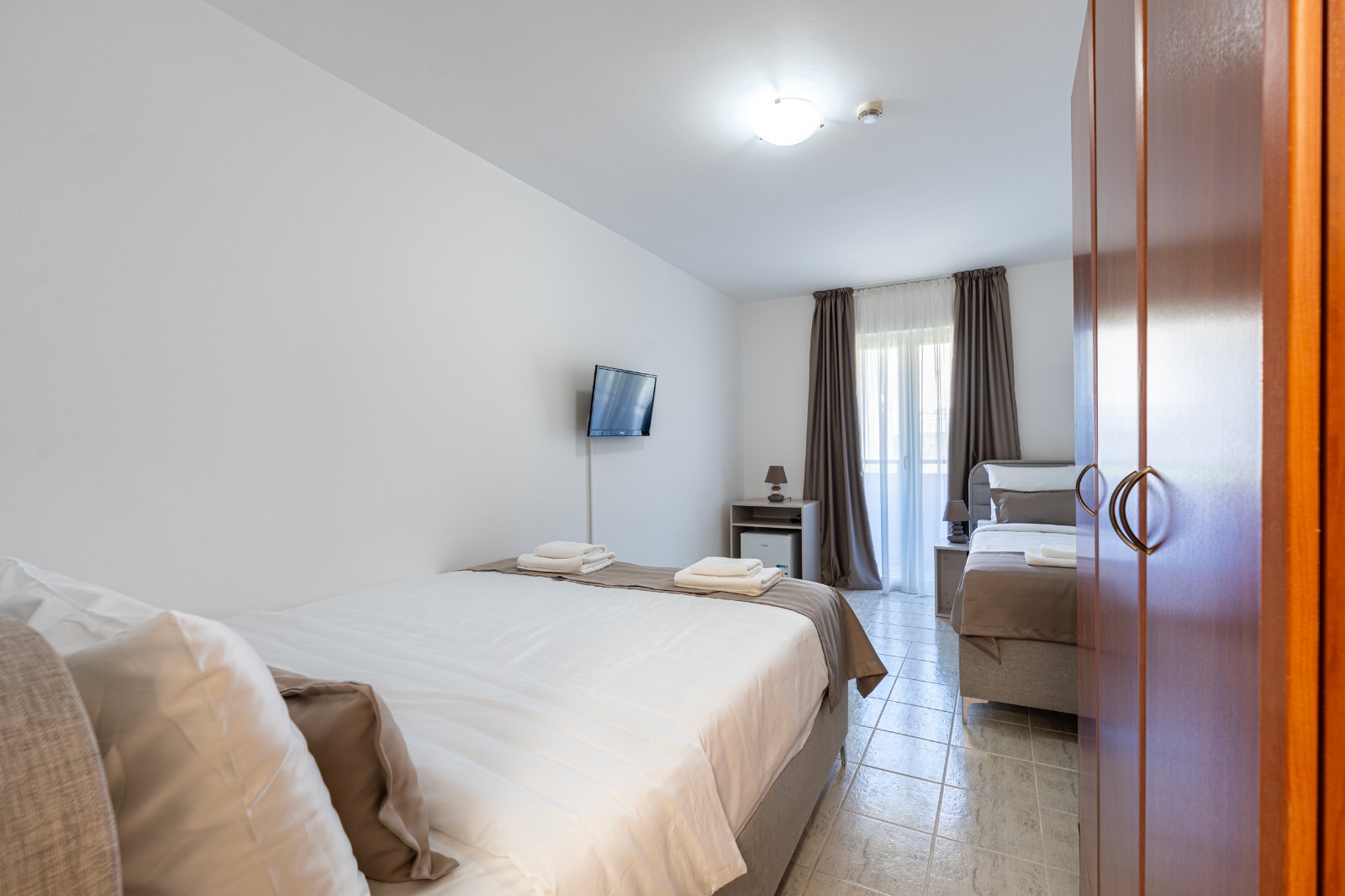 Mountain View Triple Room