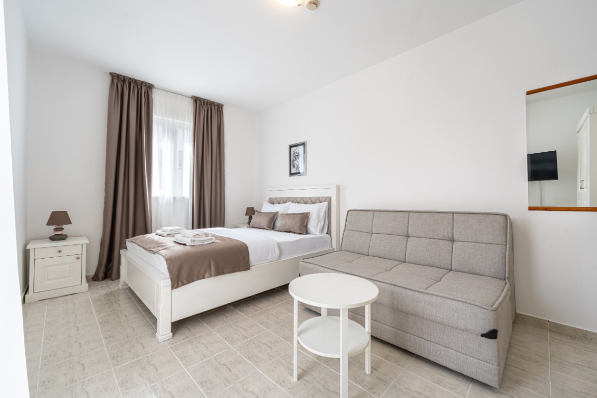 Deluks dvokrevetna soba